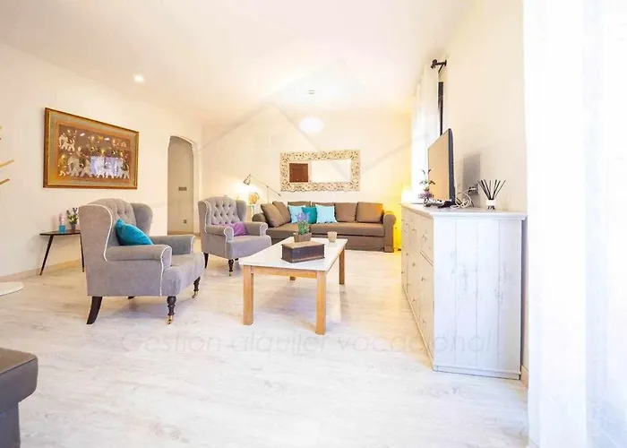 Luanco 11 ,centro De *